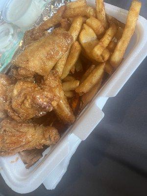 Hot honey wings & fries