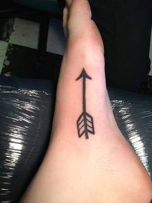 Super cute arrow tattoo done by Gavin.