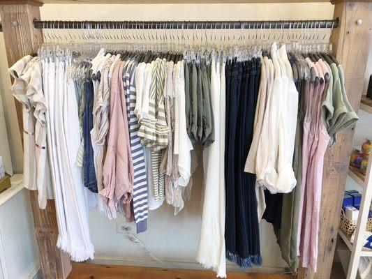 Trendy women's tops, dresses and bottoms. Great selection of denim.