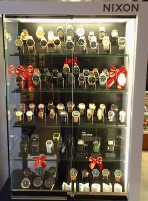 Nixon watch cabinet is always full of the top sellers, Sentry, Ultratide, Cannon, corporal and many more.