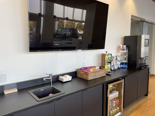 Beverage and snack bar, so clean!