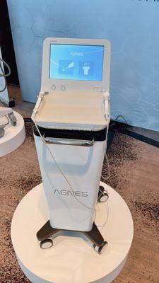 Agnes is our facial sculpting device.  Agnes is great at removing sagging jowls or excess skin under the chin.