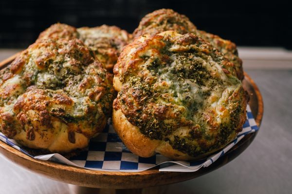 Pesto Knot