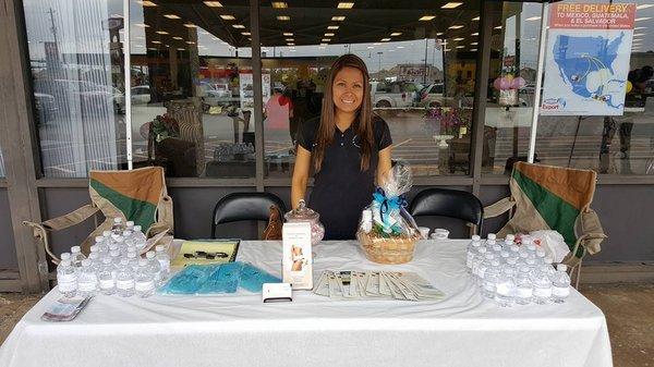 Dr. Arias volunteering in a Health Fair