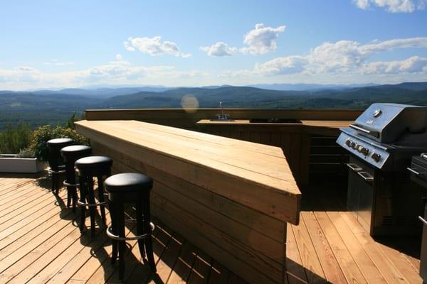 Outdoor Bar and Kitchen