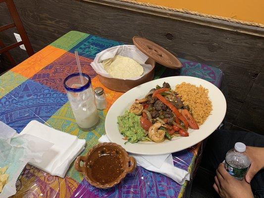 Bistec ala mexicana with shrimp