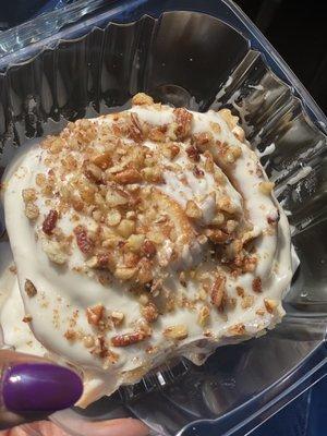 Regular Cinnamon Roll with nuts