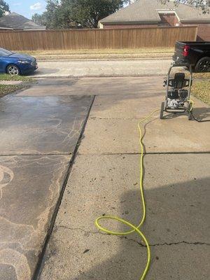 Iglesias Pressure Washing Best Prices Starting From 50 dlls !! Contact us at 281-939-9503