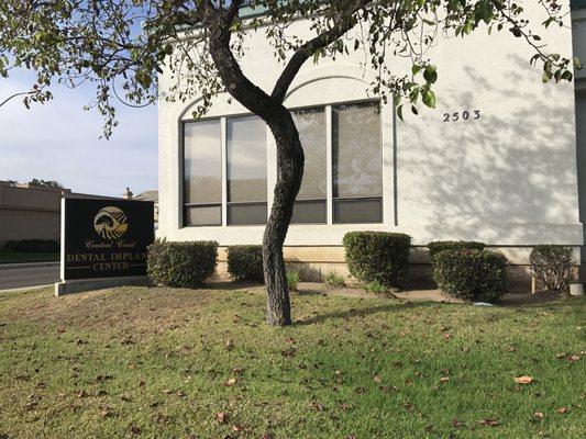 Outside building - Central Coast Dental Implant Center