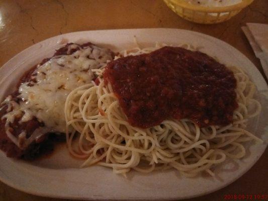 Chicken parmesan with spaghetti