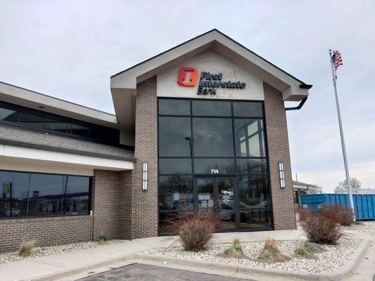 Exterior image of First Interstate Bank in Mitchell, SD.