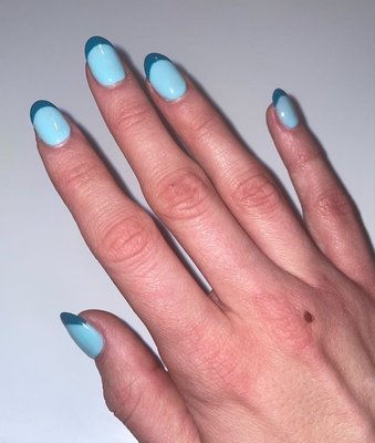 Two-toned blue gel acrylic manicure