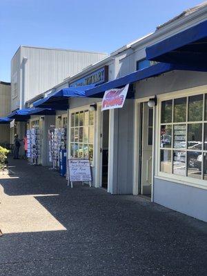 Small shops between Trader Joe's and Diablo foods