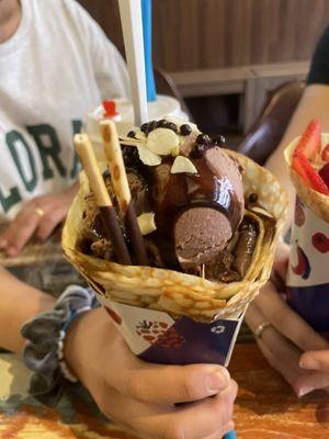 10. Chocolate Nut Party Crepe