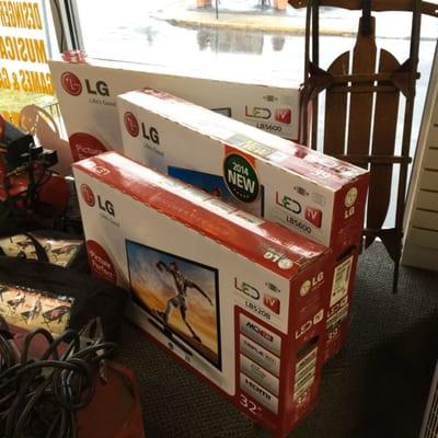 Need a TV for a Christmas gift we have them here at the capitol city buy & sell!!! New in the box LG LED 42 inch 39 inch and ...