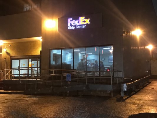 FedEx Ship Center