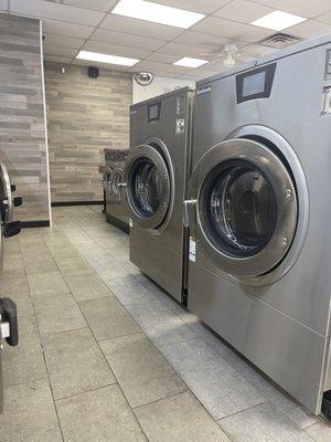 80 lb washer - great for large loads, blankets, comforters