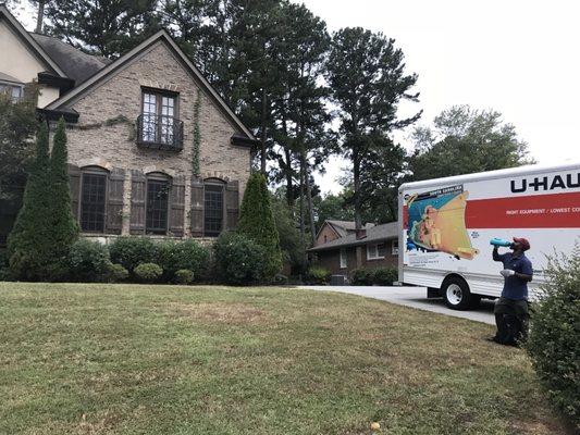 ATL United Local Movers on work day. Moving a 5 bedrooms house in Atlanta, GA. Happy to do what I love!