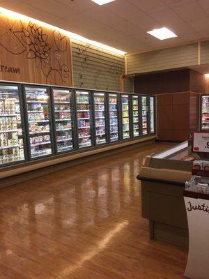 Roche Bros of Bridgewater -- Campus Plaza : 233 Broad Street / Route 18, Bridgewater                    Interior