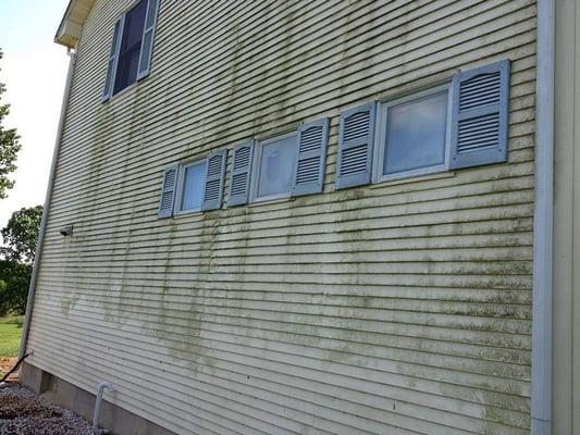 Hagererstown Vinyl Siding benefits from Professional Cleaning