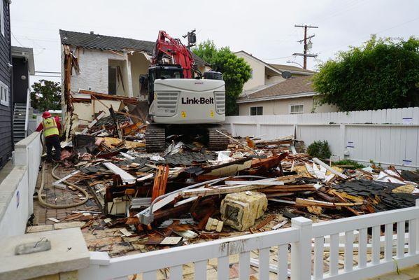 Demolition of 108 Pearl