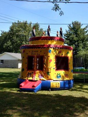 Birthday Cake Bounce House
13' x 13' x 13'
$150 rental fee