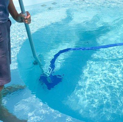 Weekly Pool Cleanings