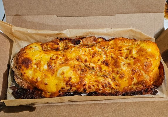 Stuffed cheesy bread