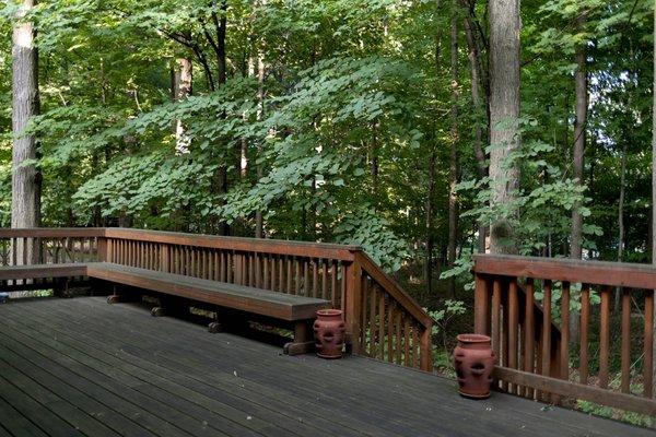 Beautiful porch area to a scenic view.