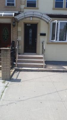 *Great Two Bedroom on Remsen Avenue, Brooklyn, N.Y. Walk-In-Closet. Open Kitchen. Close To The Carnarsie Shopping Plaza & Pub...