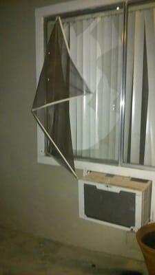 #HoodProblems so my upstairs neighbors decided midnight on a chilly december sumer is a good timecto set it off. #BrokenWindow