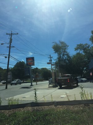 Marlborough Gulf -- 223 Maple Street / Route 85, Marlborough       Sign & Station