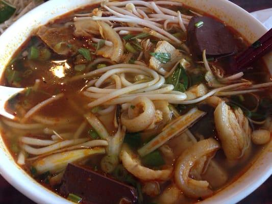 Bun bo hue (spicy beef noodle soup)