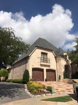 Home with a New Roof and Looks Great!