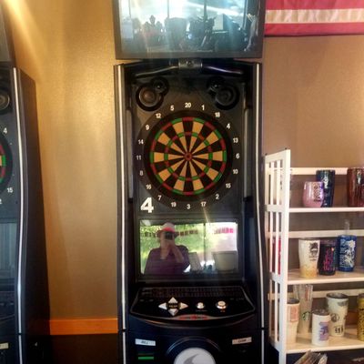 Electronic dart game