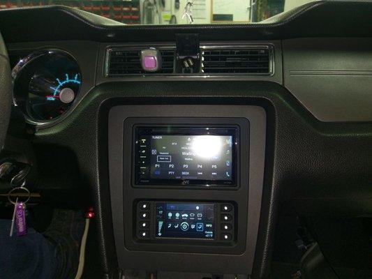 2010 Mustang stereo replacement.