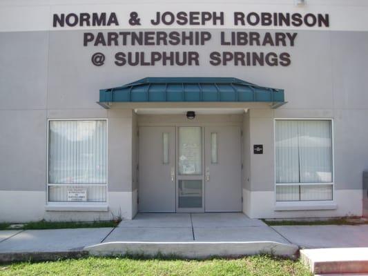 Norma and Joseph Robinson Partnership Library @ Sulphur Springs