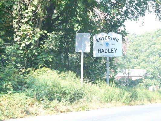 Entering Hadley from South Hadley.