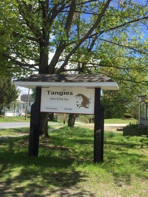 Tangles Salon & Day Spa