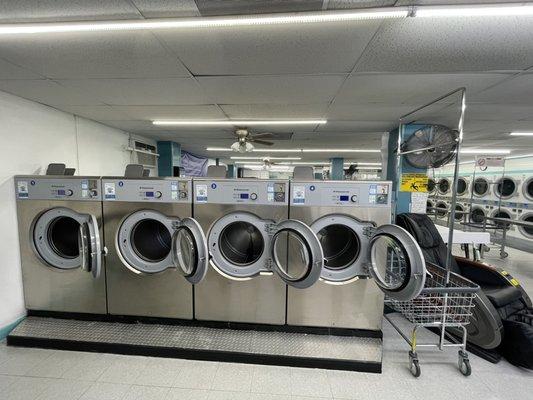 Large 80lbs washers holds 8 loads of laundry and super high extraction to help dry faster.