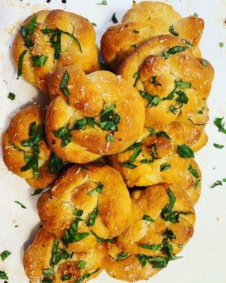 Garlic knots