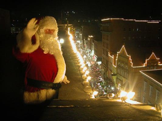 Downtown Cumberland has a wonderful holiday tradition and tree lighting every year.