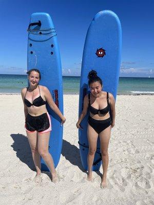 2 girls from Kazakhstan, first time surfing!