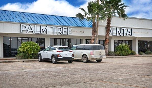 Palm Tree Dental - Exterior View