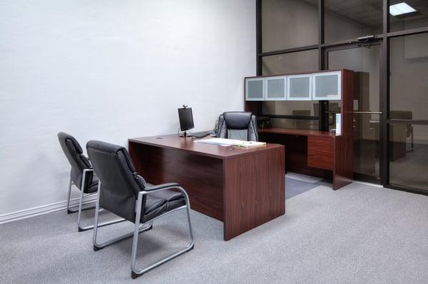 Executive Office i