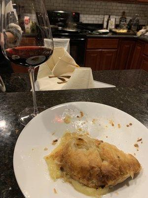 The best baked Brie wrapped in phyllo dough I've ever had !