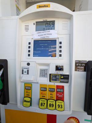 Pump 10 interface. I couldn't pay outside. I had to prepay inside.