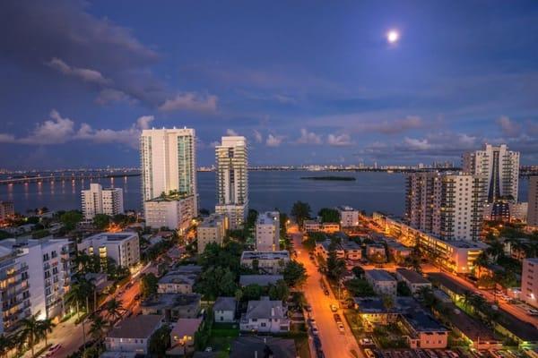 Perfect Edgewater penthouse with 2 bedrooms, 2 baths + 2 balconies! Spectacular unobstructed panoramic views of Biscayne Bay ...