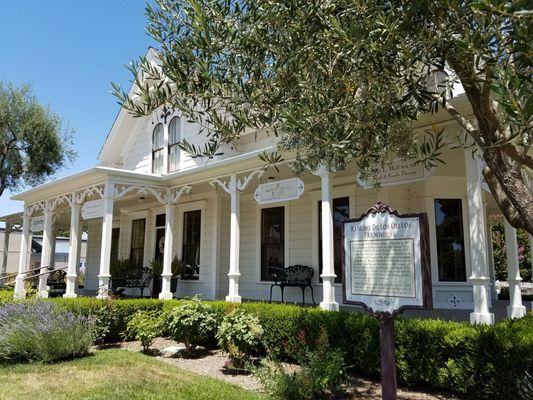 Historic Los Olivos home, now housing businesses.