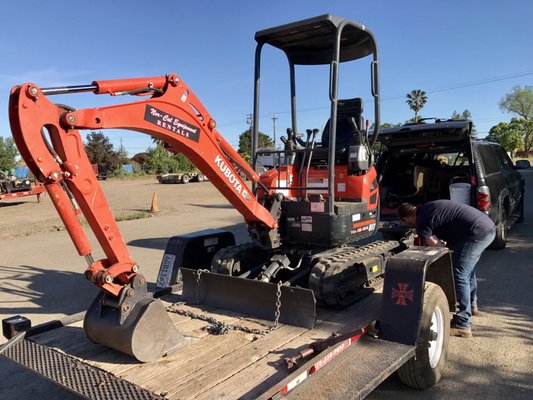 Kubota U17 with 18" scoop